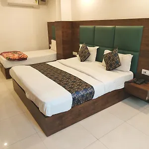 tark-a-family-hotel-near-igi-airport-delhi.hotelsdelhi.org/